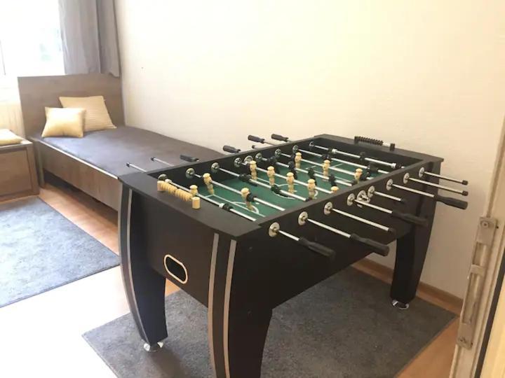 Stay And Play - Foosball And Comfort Sofia Exterior photo