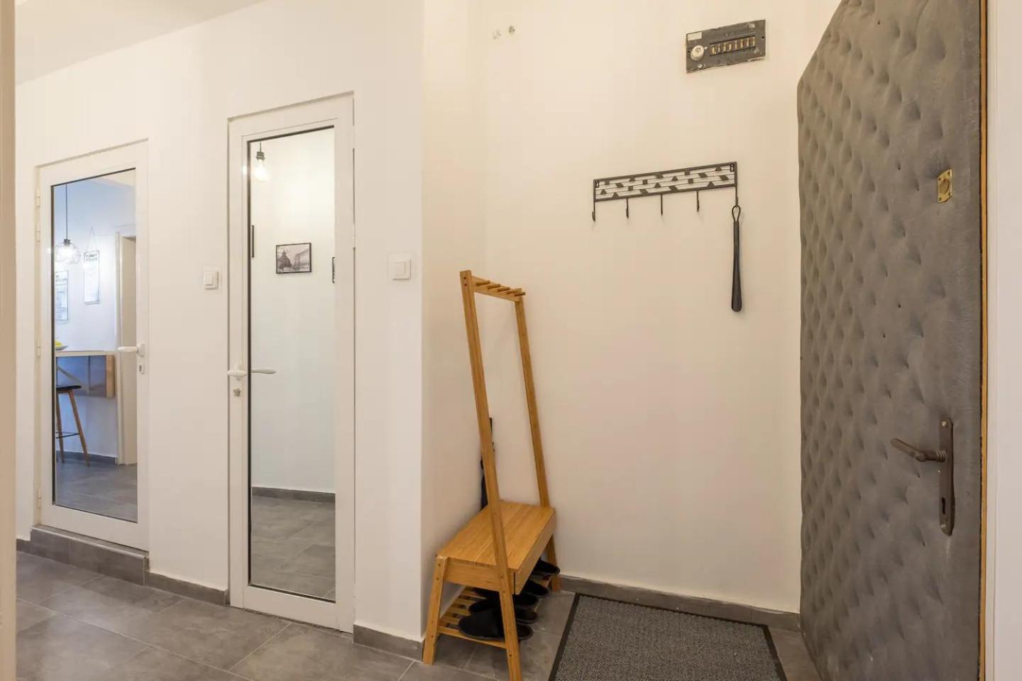 Stay And Play - Foosball And Comfort Sofia Exterior photo